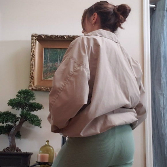 Oversize Puffy Windbreaker - Picture 3 of 5